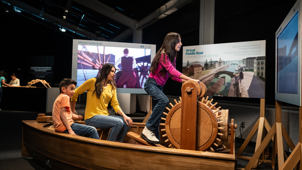Family operates Leonardo da Vinci's paddle boat VR.