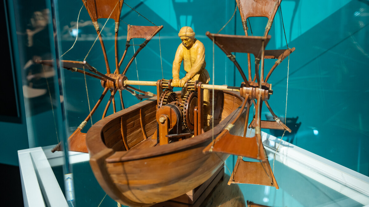 Leonardo da Vinci's paddle boat.